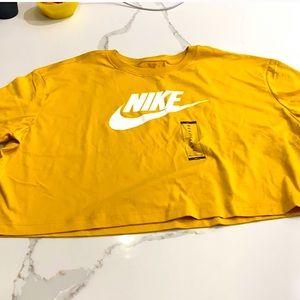 NWT Nike Crop